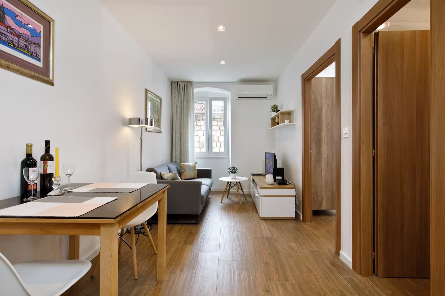 Loke - 2026_Dominus, Modernly Decorated Suite in City Center